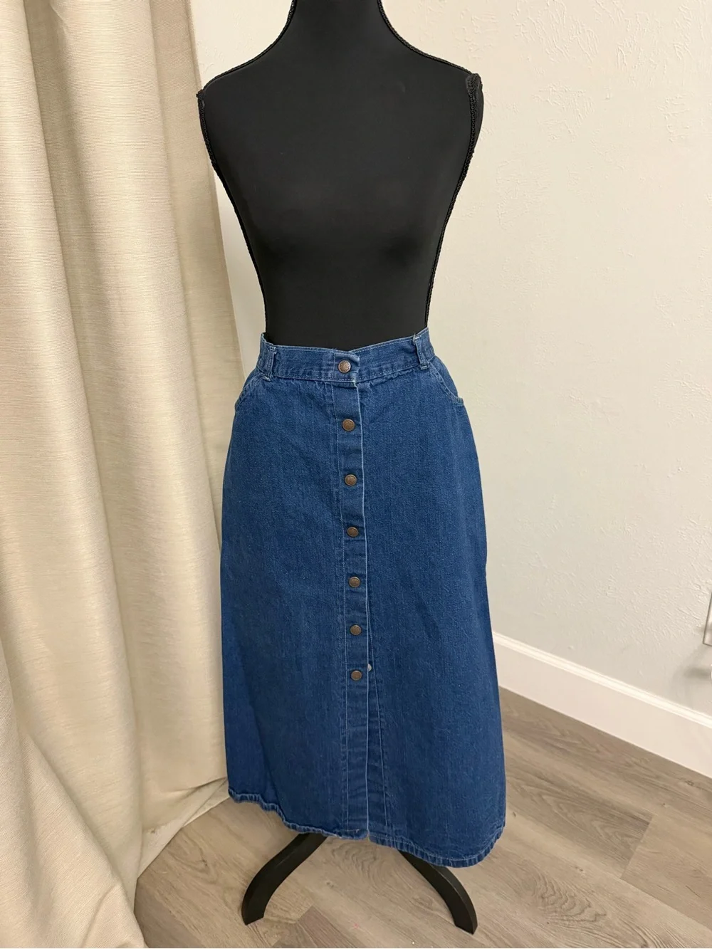 Vintage Button-Front Maxi Denim Skirt in Deep Blue